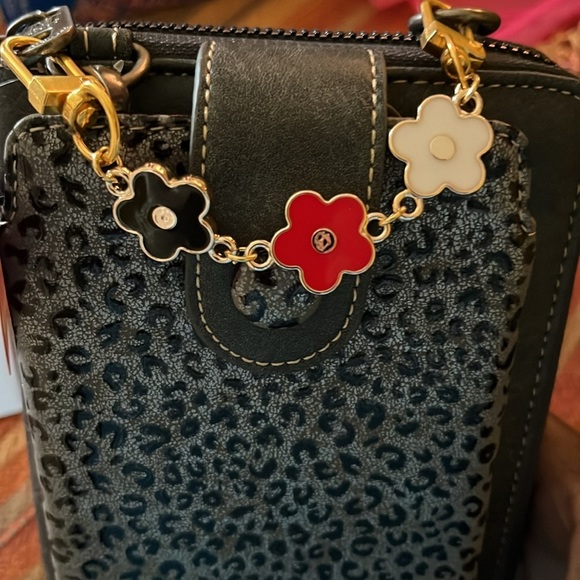 🆕 Bag Flower Bag Charm NIB - Picture 1 of 8